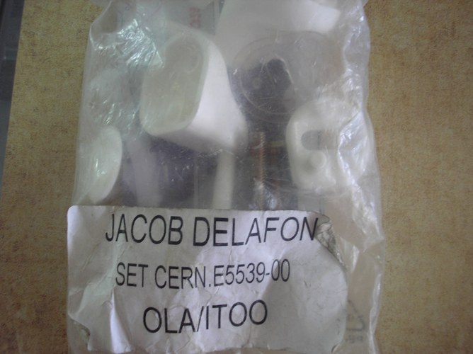 Шарниры для крышки-сиденья пластик Jacob Delafon (Е5539-00) 